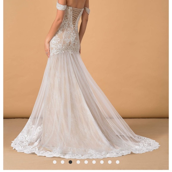 Azazie Salena Wedding dress in diamond white. Fit and flare. - Picture 6 of 6